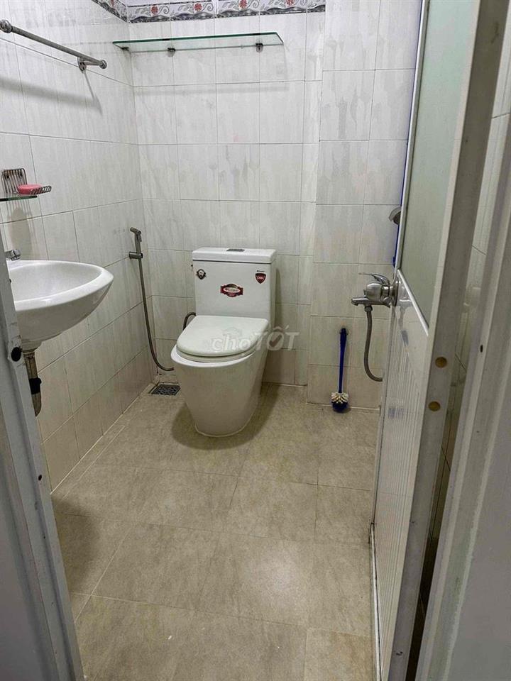 CHO THUÊ NHÀ MẶT TIỀN QUANG TRUNG 4PN P10 GÒ VẤP GẦN  VINCOM