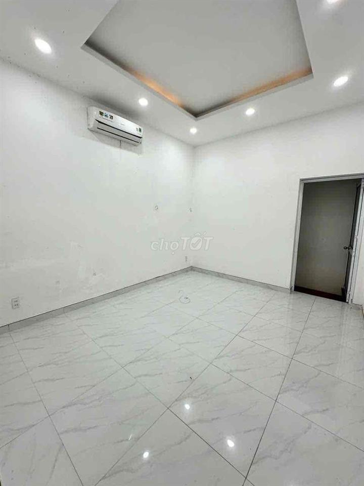 CHO THUÊ NHÀ MẶT TIỀN ĐƯỜNG SỐ 4 P7 GÒ VẤP NGAY DƯƠNG QUẢNG HÀM VÔ