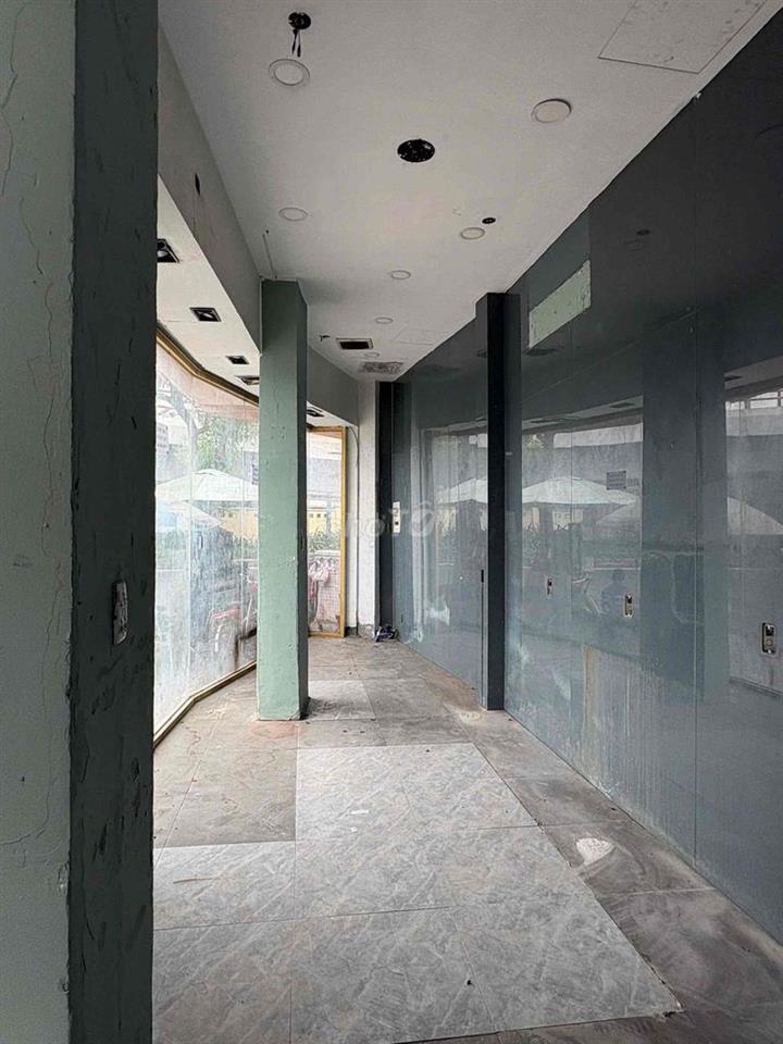 CHO THUÊ MB NGANG 13M NGAY  VÒNG XOAY NGÃ 6 PHẠM VĂN ĐỒNG NTS GÒ VẤP