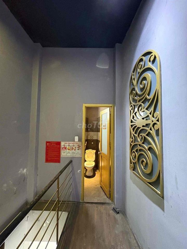 CHO THUÊ MB NGANG 13M NGAY  VÒNG XOAY NGÃ 6 PHẠM VĂN ĐỒNG NTS GÒ VẤP