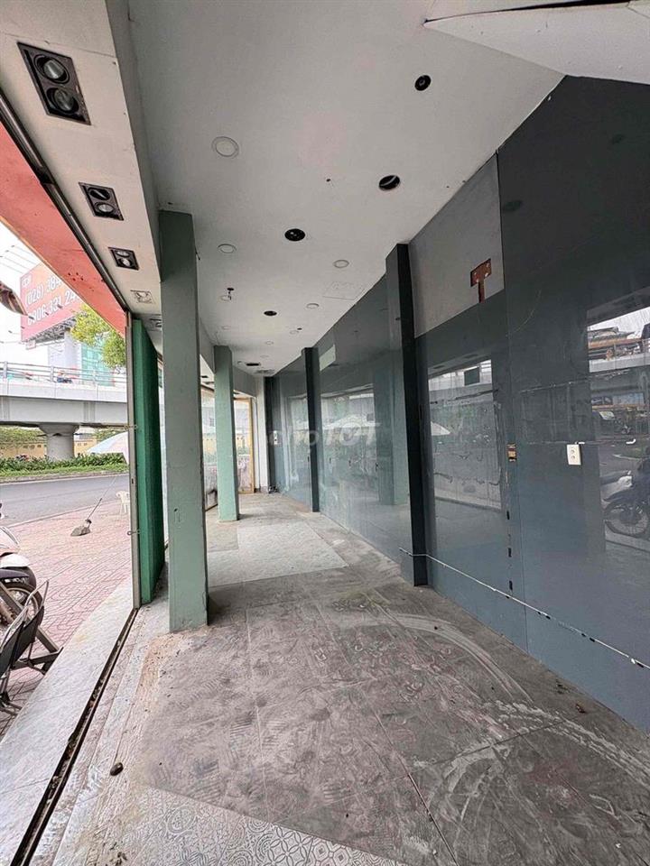 CHO THUÊ MB NGANG 13M NGAY  VÒNG XOAY NGÃ 6 PHẠM VĂN ĐỒNG NTS GÒ VẤP