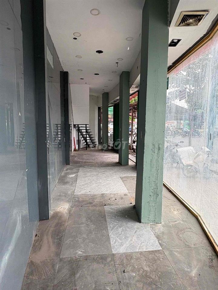 CHO THUÊ MB NGANG 13M NGAY  VÒNG XOAY NGÃ 6 PHẠM VĂN ĐỒNG NTS GÒ VẤP