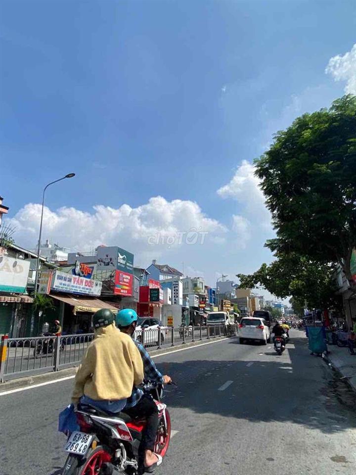 CHO THUÊ NHÀ MẶT TIỀN NGUYỄN OANH NGAY NGÃ TƯ NGUYỄN VĂN LƯỢNG