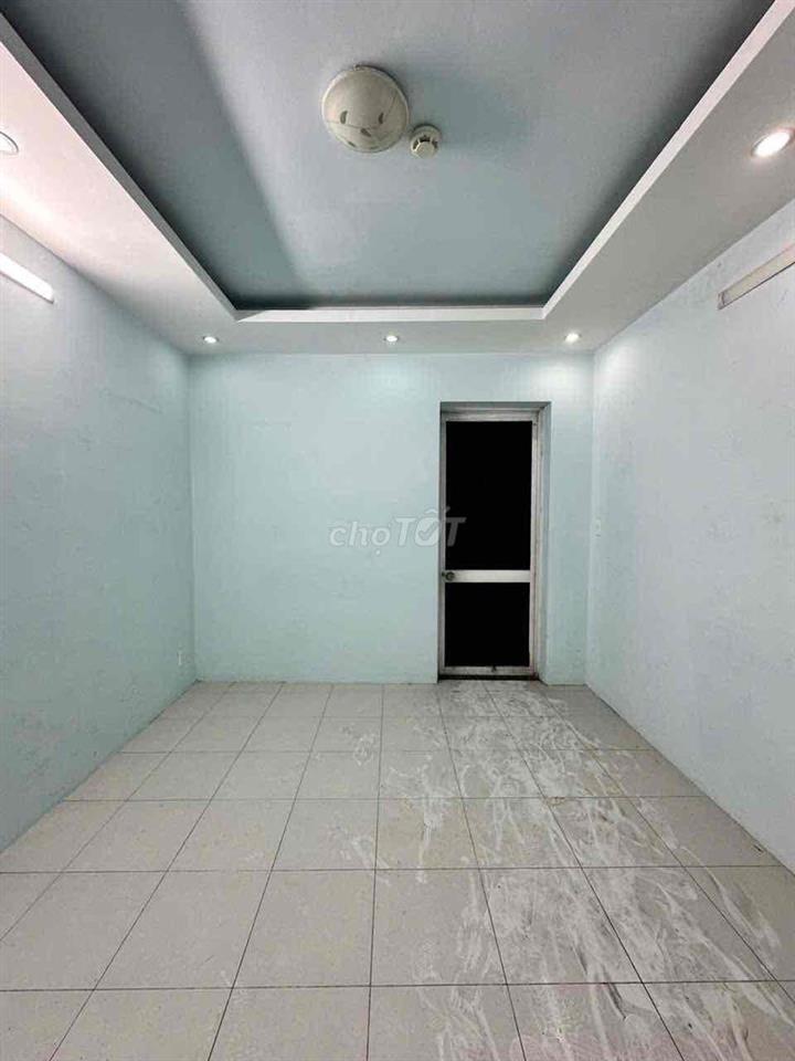 CHO THUÊ NHÀ MẶT TIỀN ĐƯỜNG P5 NGAY ĐHCN4 CHỢ GÒ VẤP VÔ