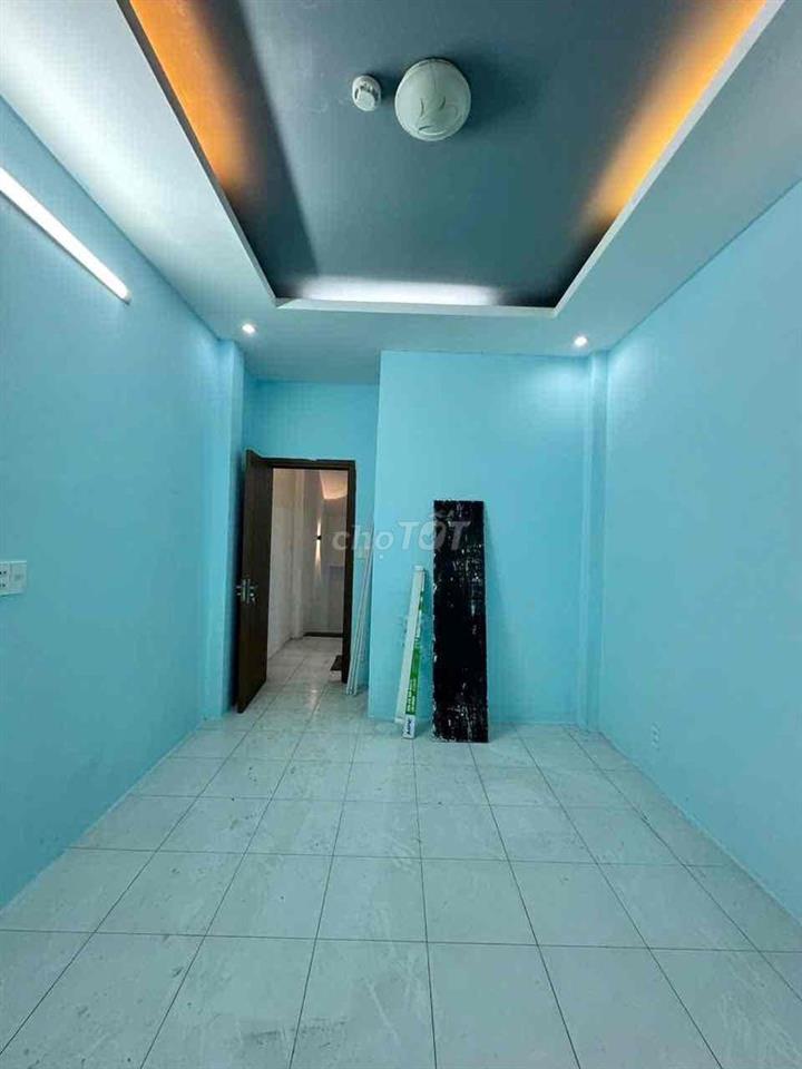 CHO THUÊ NHÀ MẶT TIỀN ĐƯỜNG P5 NGAY ĐHCN4 CHỢ GÒ VẤP VÔ