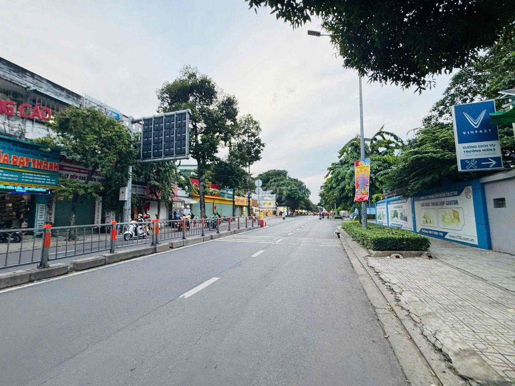 Cho thuê mặt tiền Phan Văn Trị ngay ngã tư Nguyễn Oanh p10 Gò Vấp