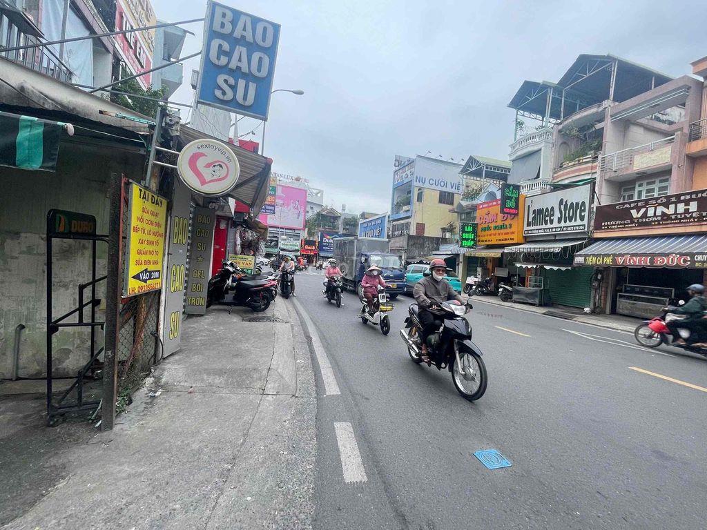 CHO THUÊ NHÀ MẶT TIỀN THỐNG NHẤT NGAY NGÃ TƯ QUANG TRUNG