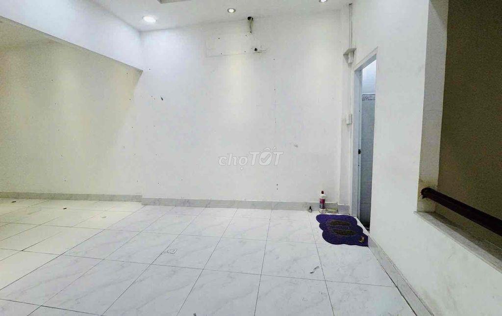 CHO THUÊ NHÀ MẶT TIỀN QUANG TRUNG P10 NGAY NGÃ 5 vincom