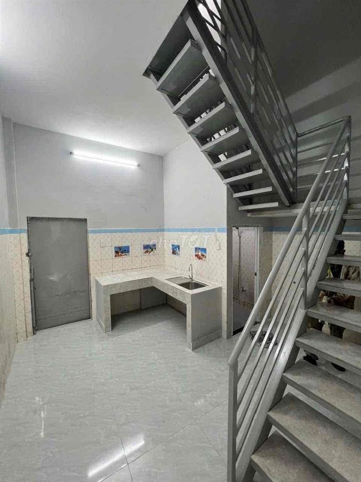 CHO THUÊ NHÀ MẶT TIỀN QUANG TRUNG P10 GV GẦN NGÃ 5