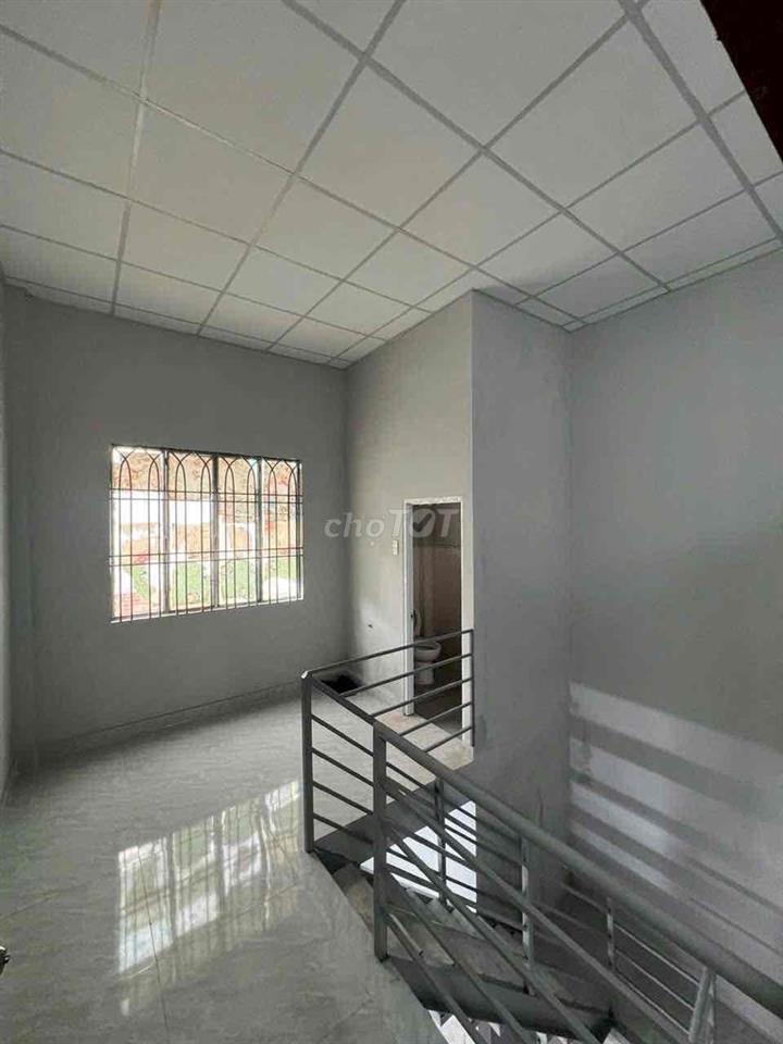 CHO THUÊ NHÀ MẶT TIỀN QUANG TRUNG P10 GV GẦN NGÃ 5