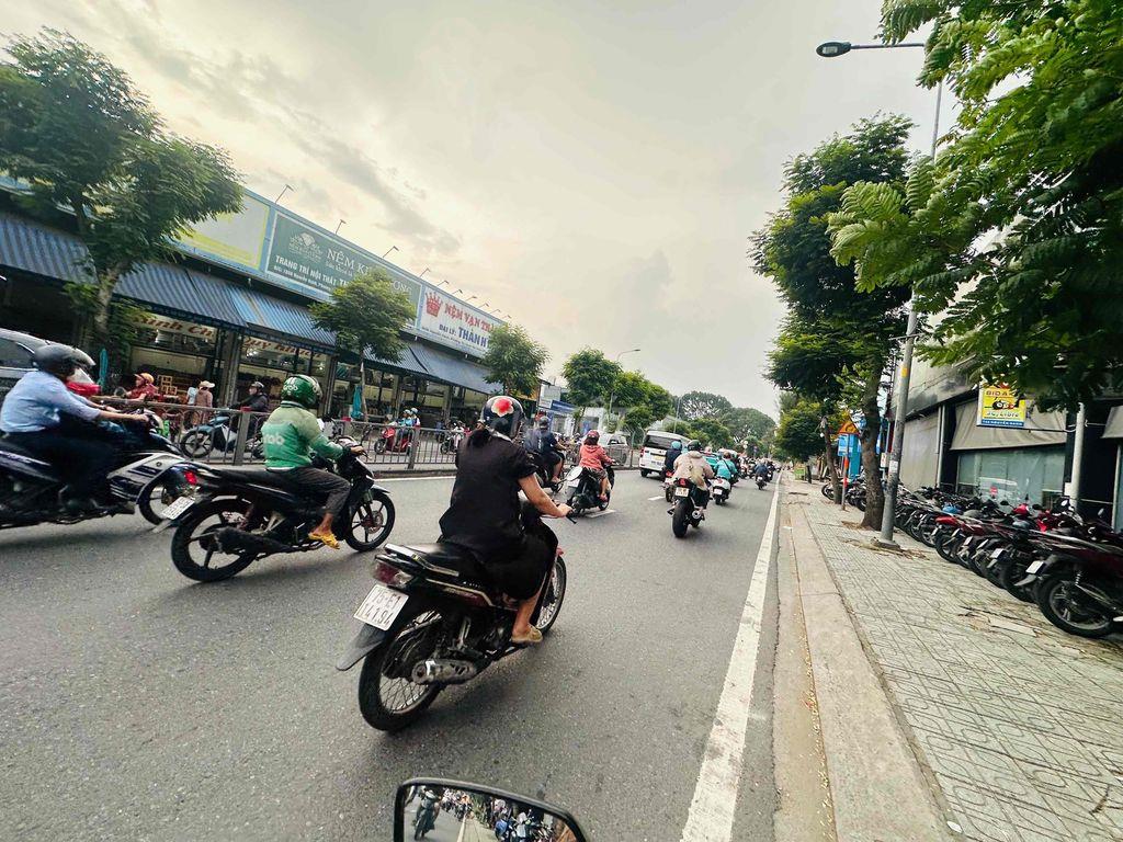 CHO THUÊ MB MẶT TIỀN NGUYỄN OANH NGANG 9M P10 GẦN NGÃ TƯ PVT