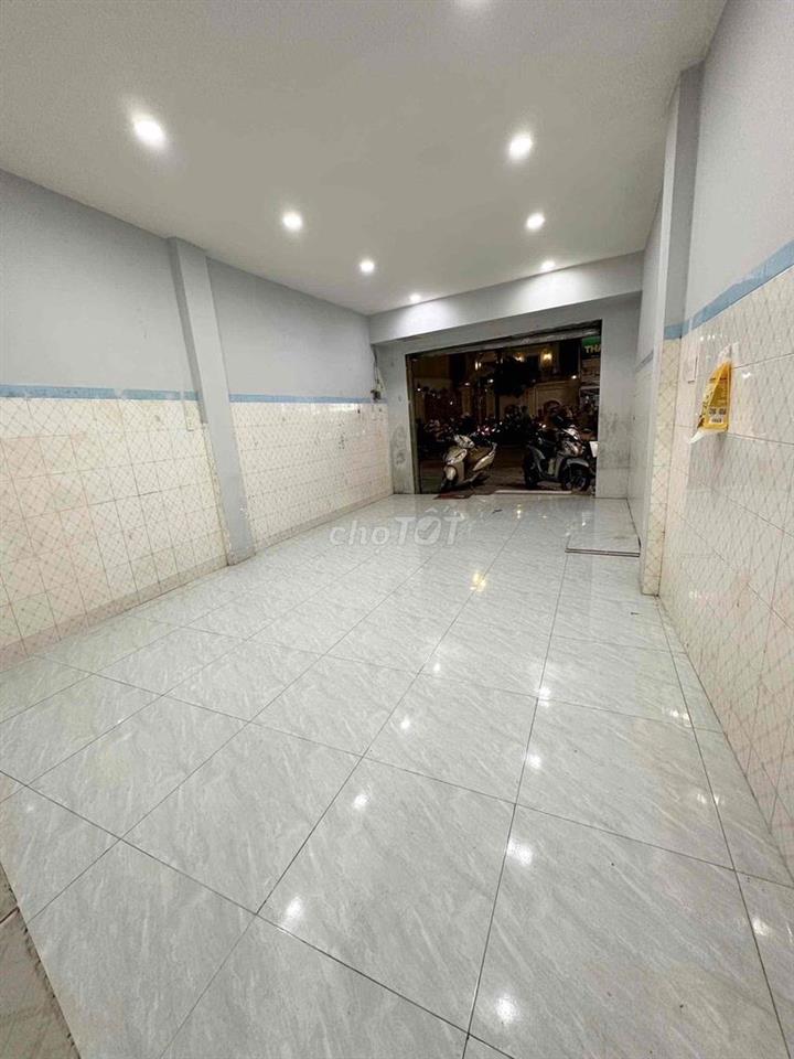 CHO THUÊ NHÀ MẶT TIỀN QUANG TRUNG P10 GV NGAY NGÃ 5