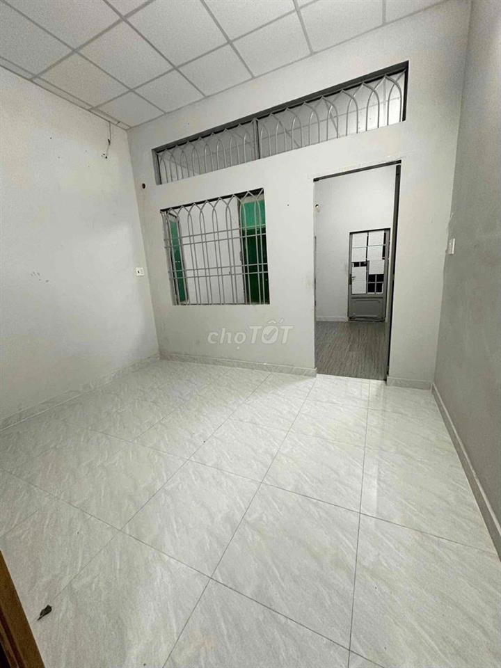 CHO THUÊ NHÀ MẶT TIỀN QUANG TRUNG P10 GV NGAY NGÃ 5