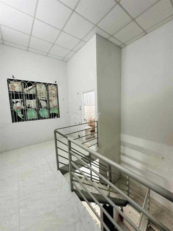 CHO THUÊ NHÀ MẶT TIỀN QUANG TRUNG P10 GV NGAY NGÃ 5