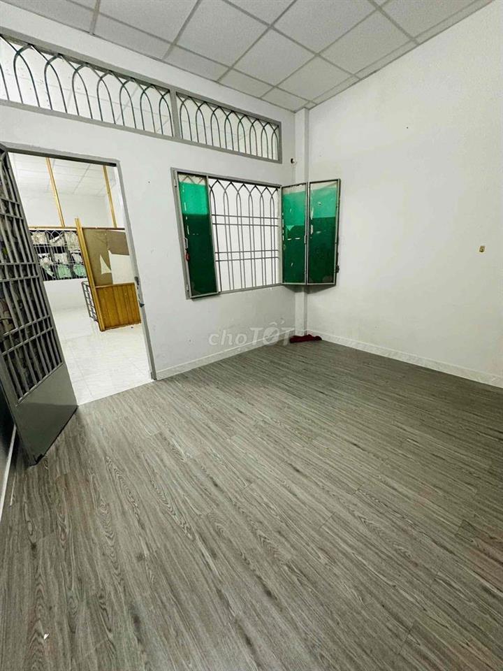 CHO THUÊ NHÀ MẶT TIỀN QUANG TRUNG P10 GV NGAY NGÃ 5