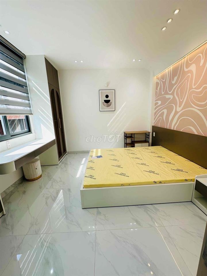 CHO THUÊ NHÀ GÓC 2MT HẺM GẦN PHAN VĂN TRỊ VINCOM VỊ TRÍ TRUNG TÂM