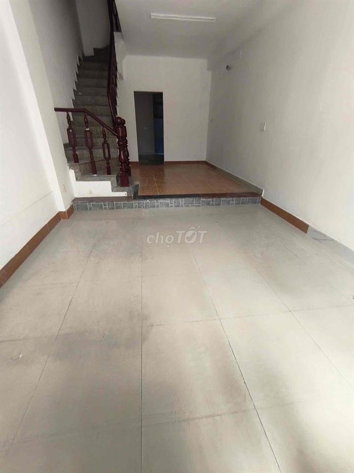 CHO THUÊ NHÀ MẶT TIỀN ĐƯỜNG SỐ 4 P11 GV GẦN LVT PVC