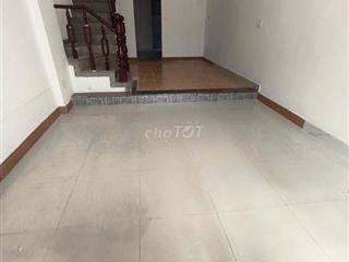 CHO THUÊ NHÀ MẶT TIỀN ĐƯỜNG SỐ 4 P11 GV GẦN LVT PVC