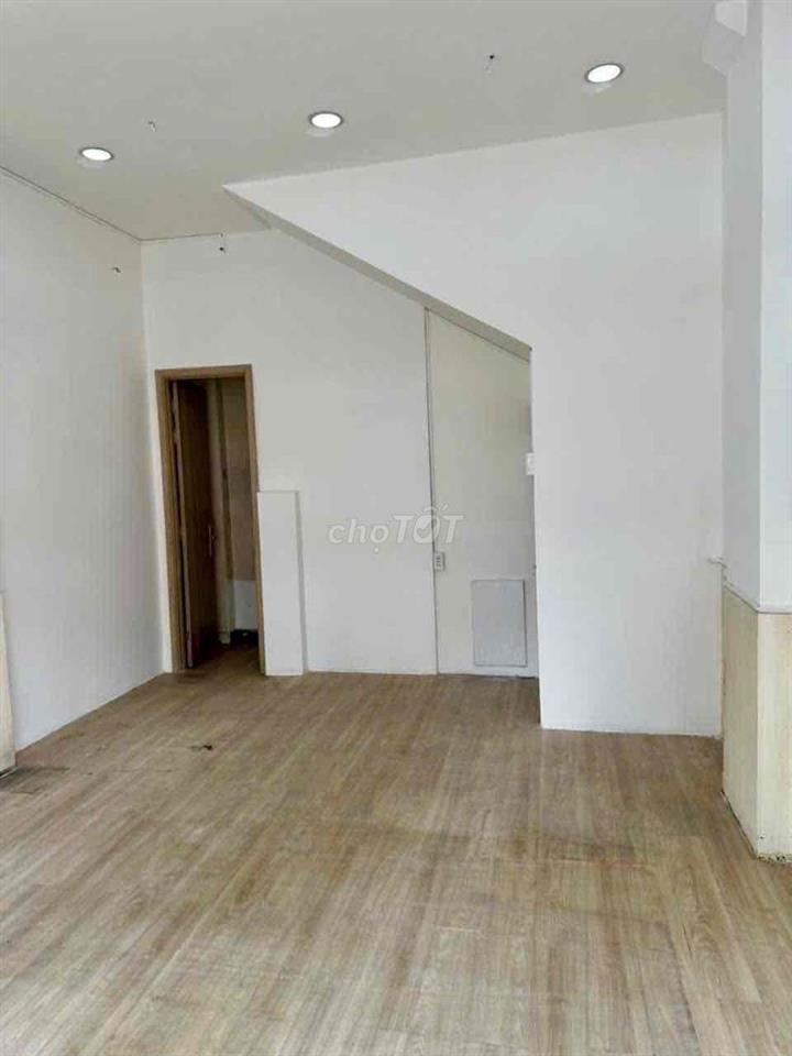 CHO THUÊ NHÀ MẶT TIỀN QUANG TRUNG GV NGAY NGÃ TƯ