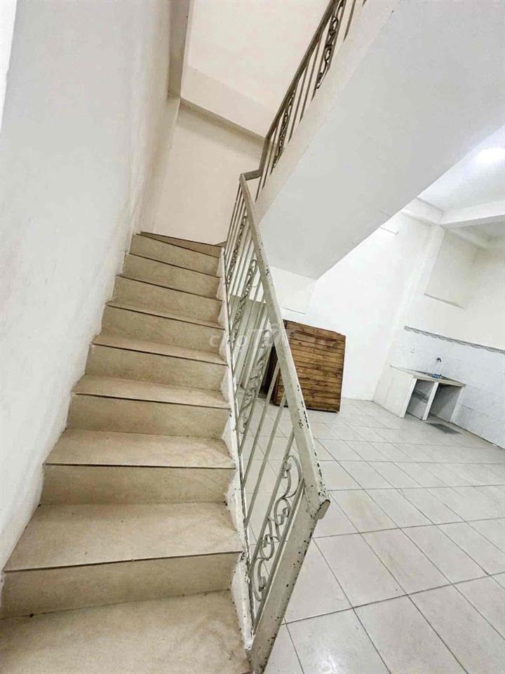 CHO THUÊ NHÀ MẶT TIỀN PHẠM VĂN BẠCH TÂN BÌNH GẦN GÒ VẤP