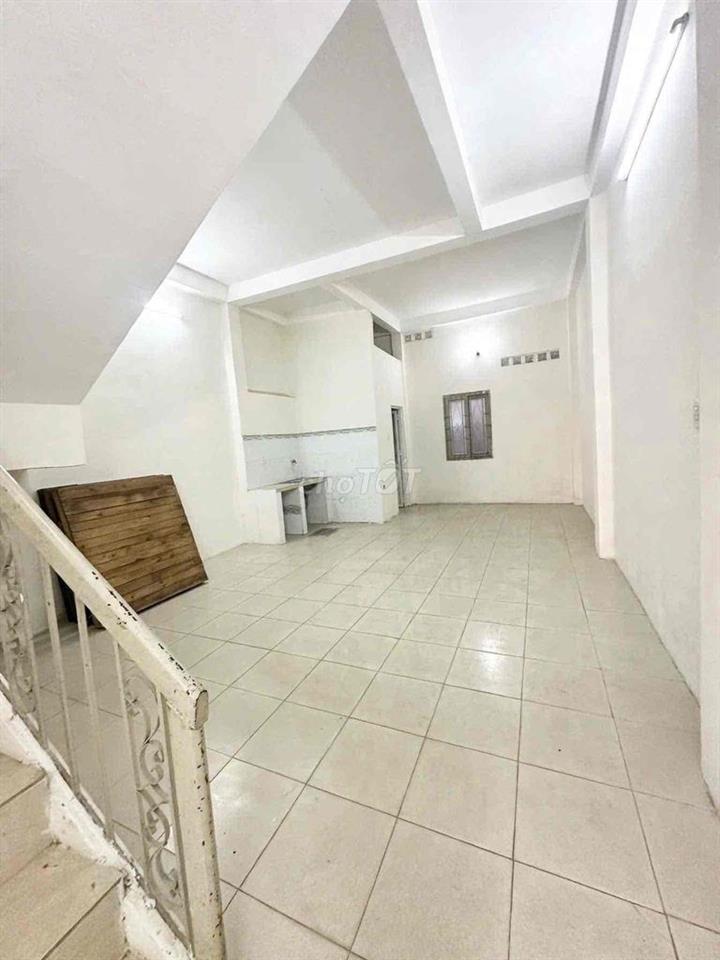 CHO THUÊ NHÀ MẶT TIỀN PHẠM VĂN BẠCH TÂN BÌNH GẦN GÒ VẤP