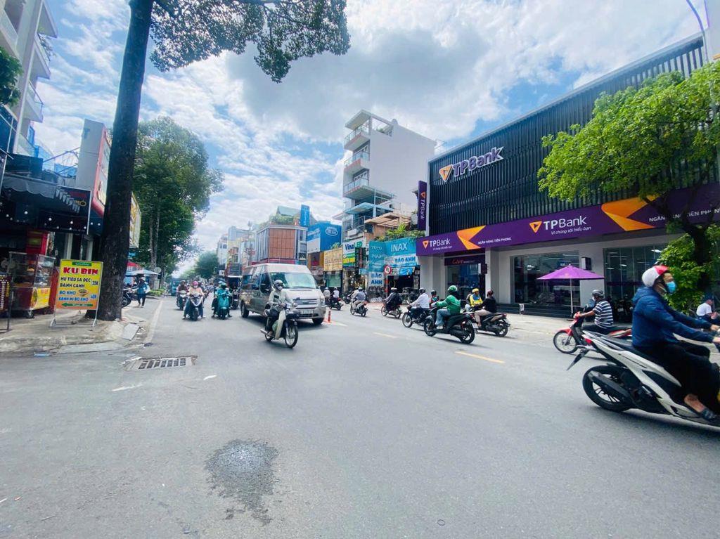 TÒA NHÀ MẶT TIỀN TÔ HIẾN THÀNH , QUẬN 10 - 6x30m - 6 TẦNG THANG MÁY