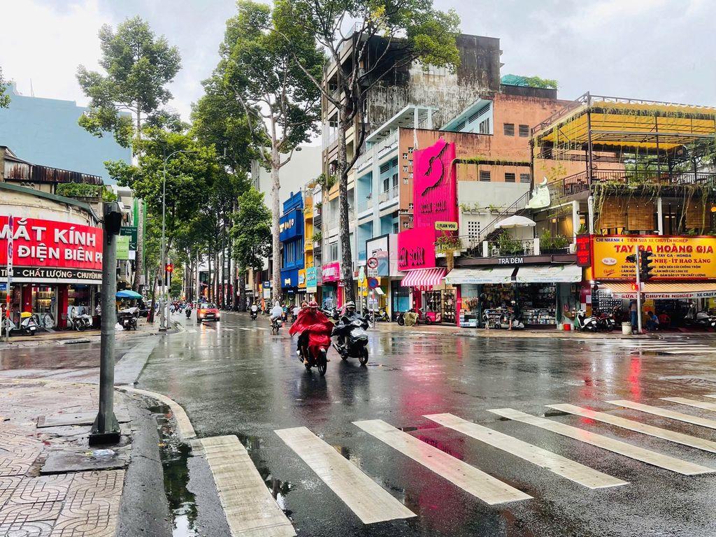 TÒA NHÀ MT - NGUYỄN TRÃI - 7 x 15m - 7 TẦNG THANG MÁY PCCC ĐẦY ĐỦ