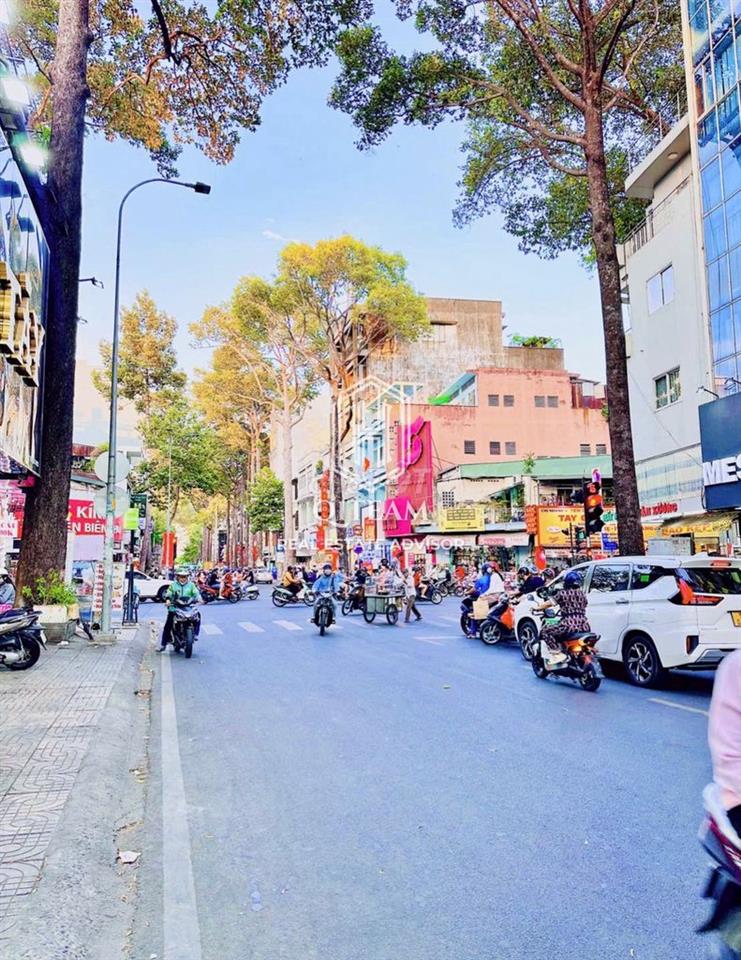 TÒA NHÀ MT - NGUYỄN TRÃI - 7 x 15m - 7 TẦNG THANG MÁY PCCC ĐẦY ĐỦ
