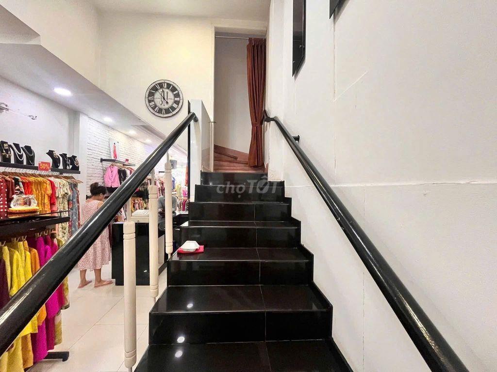 MẶT TIỀN HAI BÀ TRƯNG - NHÀ THỜ TÂN ĐỊNH - 4,3x20m - 3 TẦNG - 70 TRIỆU