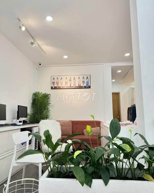 MẶT TIỀN ĐƯỜNG HOA - PHAN XÍCH LONG - 8x16m - 2 TẦNG SUỐT - 55 TRIỆU