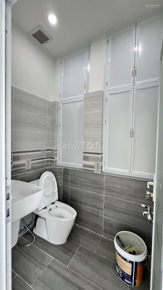 Cho thuê nhà mặt tiền Nguyễn Hữu Cảnh - vị trí đẹp, kinh doanh sầm uất