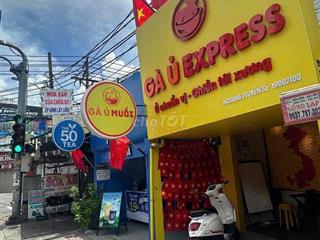 Nhà mặt tiền nguyên căn