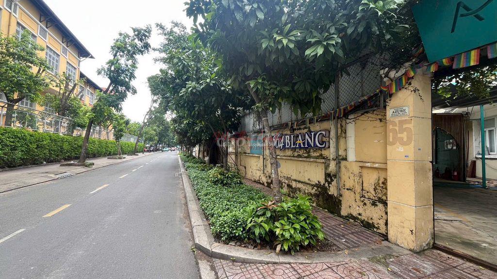 Sốc - Nhà villa bự có hồ bơi ngay trung tâm Q3 1000m2 giá cực kỳ mềm !