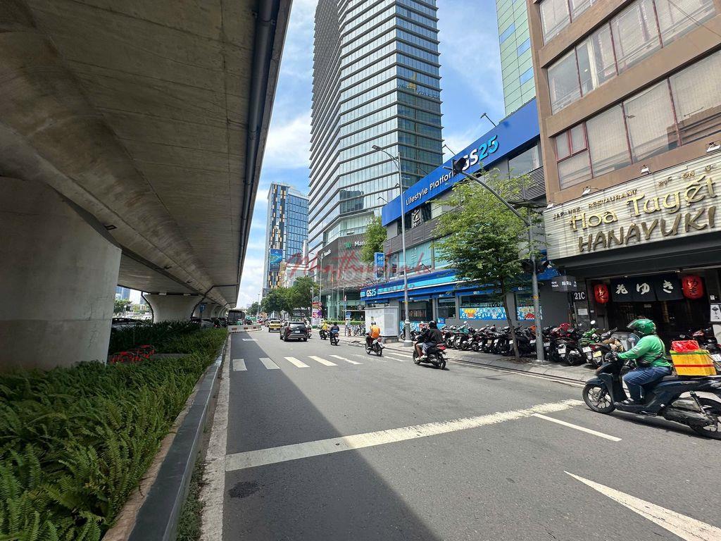 Hàng hiếm MT Tôn Đức Thắng, Q1! 400m² sử dụng, giá chỉ 100TR !!!