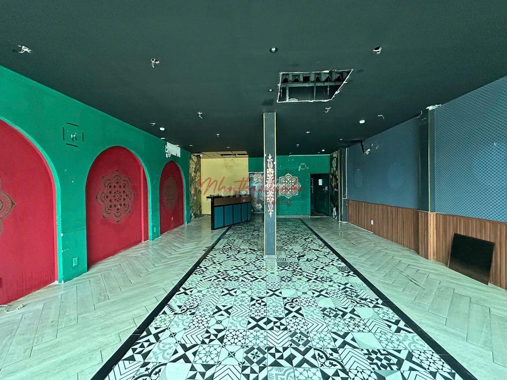Hàng hiếm MT Tôn Đức Thắng, Q1! 400m² sử dụng, giá chỉ 100TR !!!