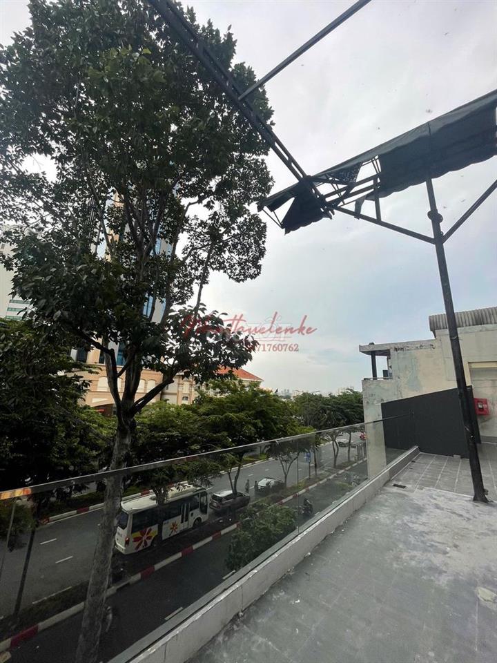 Sàn 300m², ngang 22m mặt tiền Hàm Nghi, Q1, giá chỉ 100TR!