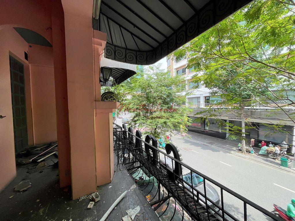  VIP Đồng Khởi, Quận 1! Sàn 300m², ngang 8m, giá chỉ 75TR!