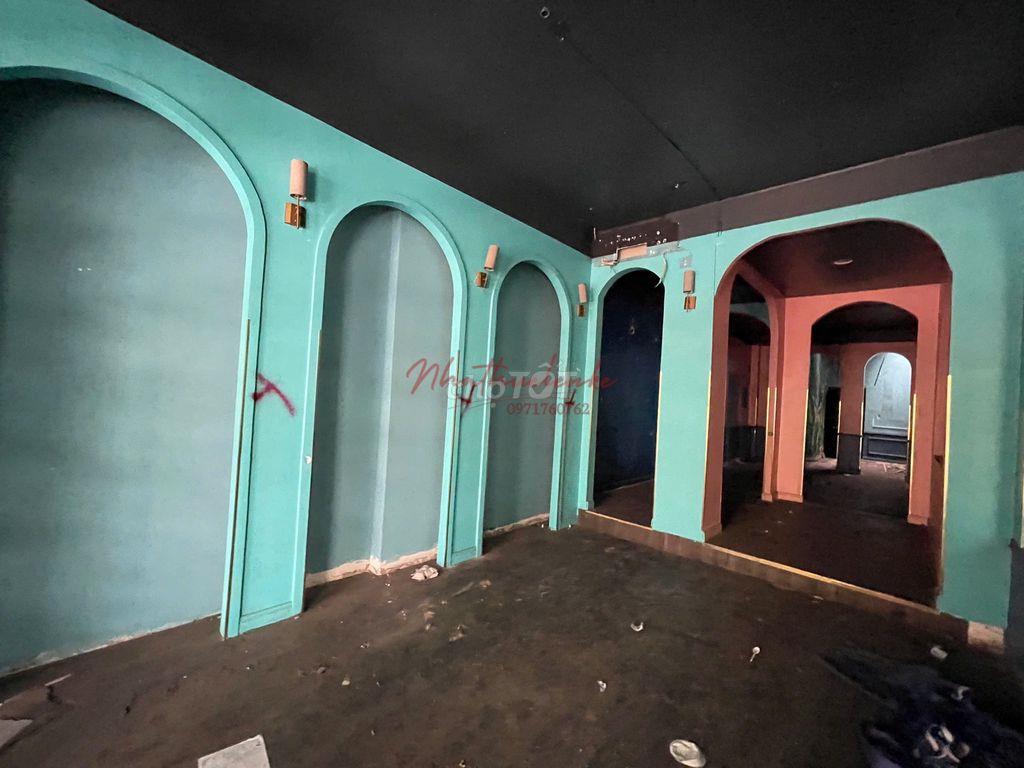  VIP Đồng Khởi, Quận 1! Sàn 300m², ngang 8m, giá chỉ 75TR!