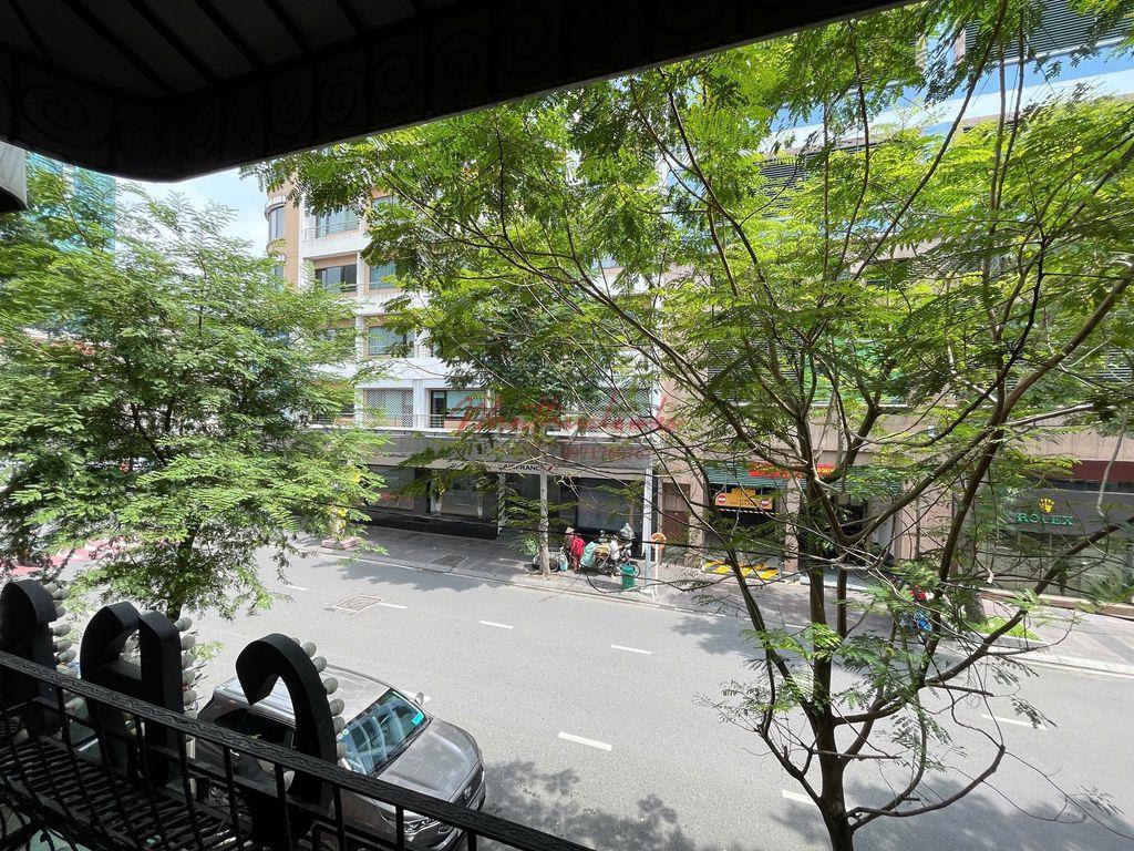  VIP Đồng Khởi, Quận 1! Sàn 300m², ngang 8m, giá chỉ 75TR!