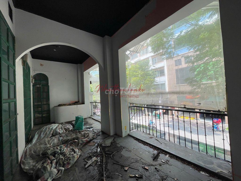  VIP Đồng Khởi, Quận 1! Sàn 300m², ngang 8m, giá chỉ 75TR!