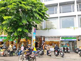MB - Phố đị bộ Nguyễn Huệ Quận 1