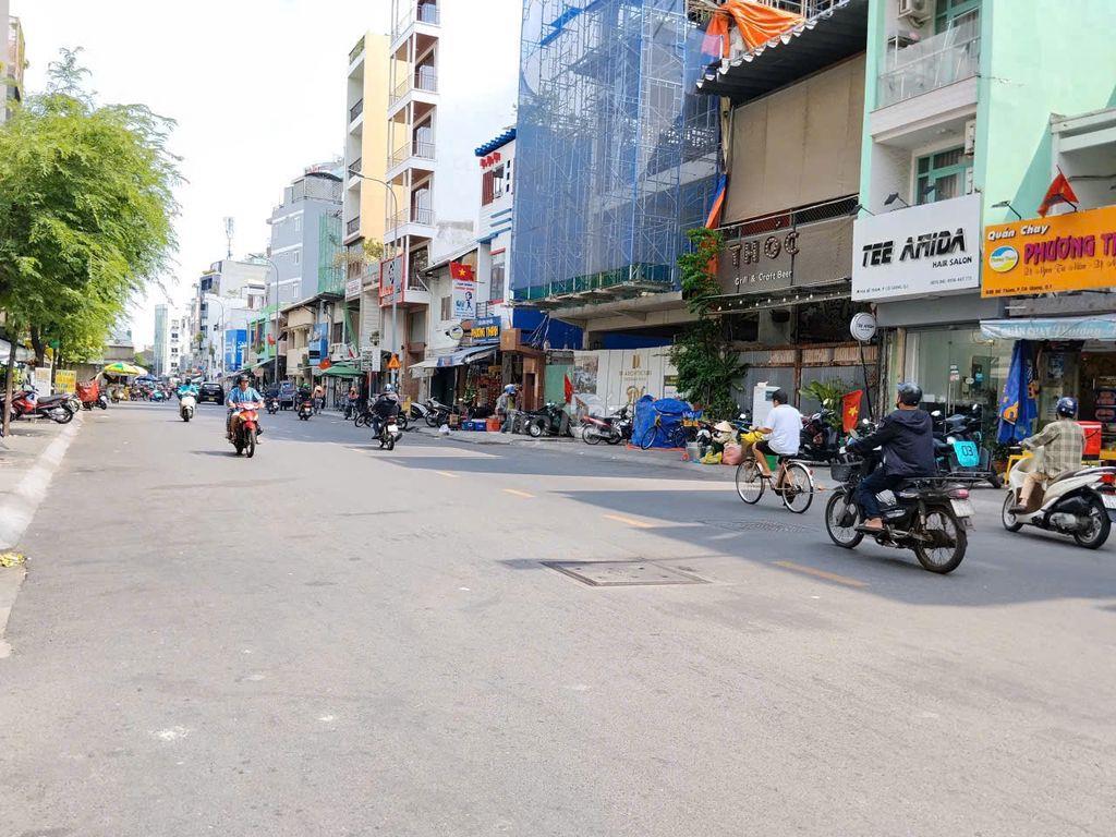 MB Khu phố du lịch - giá rẻ Quận 1 