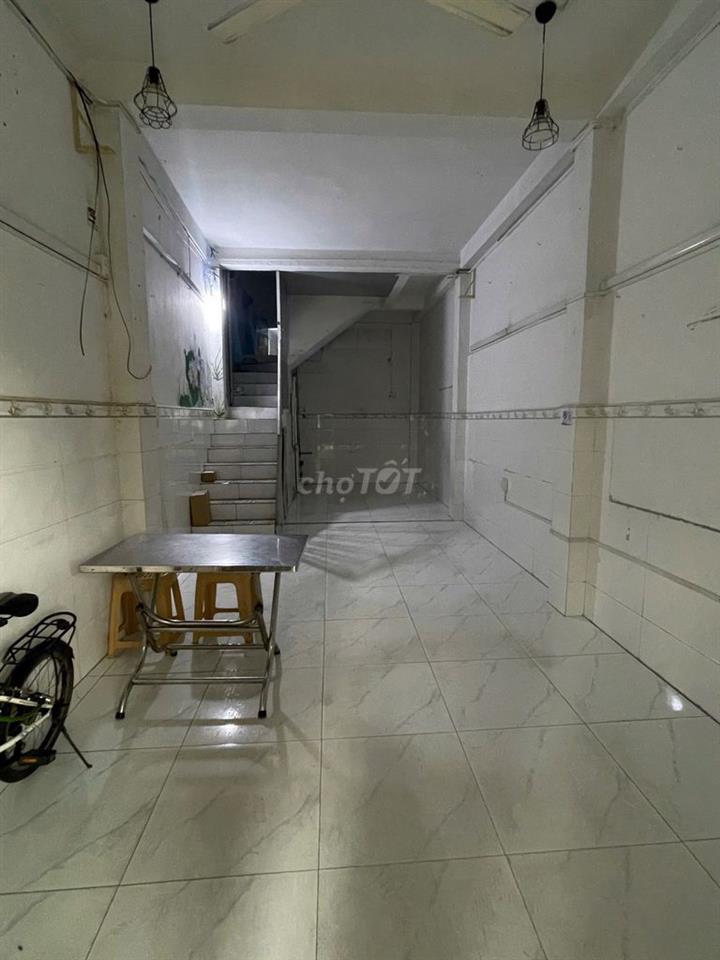 Cho Thuê Mặt Bằng Trước Nhà Và Trong Nhà