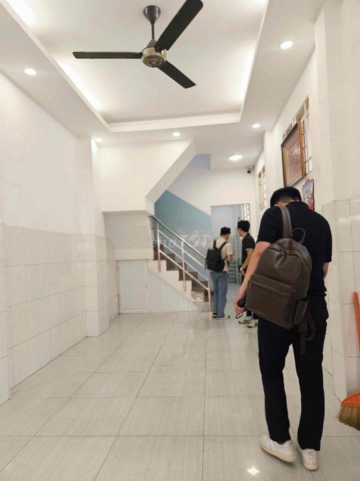 Mặt bằng riêng biệt mặt tiền Trương hán siêu , giá 13tr