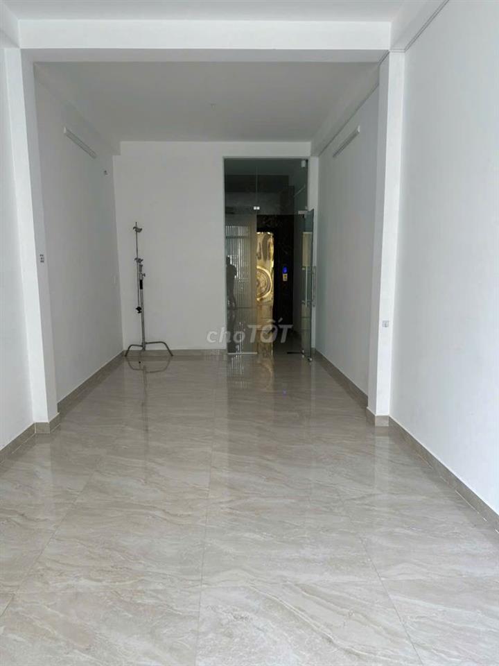 Nhà MTKD Đường Huỳnh Văn Bánh - 3PN 3WC - 3.5x12m - Có Thang Máy