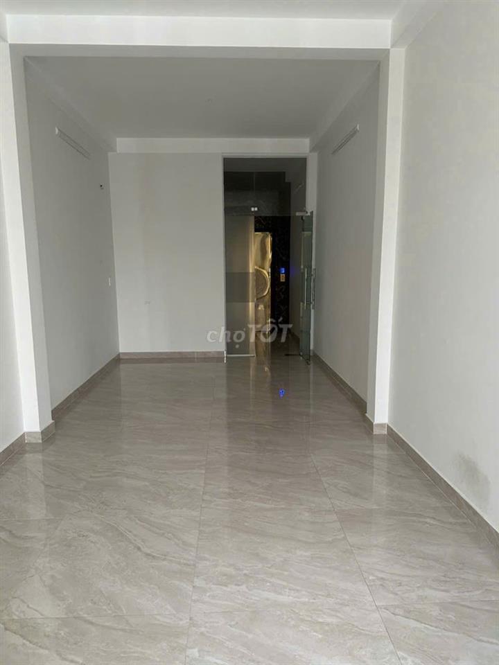 Nhà MTKD Đường Huỳnh Văn Bánh - 3PN 3WC - 3.5x12m - Có Thang Máy