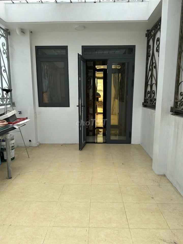 Nhà MTKD Đường Huỳnh Văn Bánh - 3PN 3WC - 3.5x12m - Có Thang Máy
