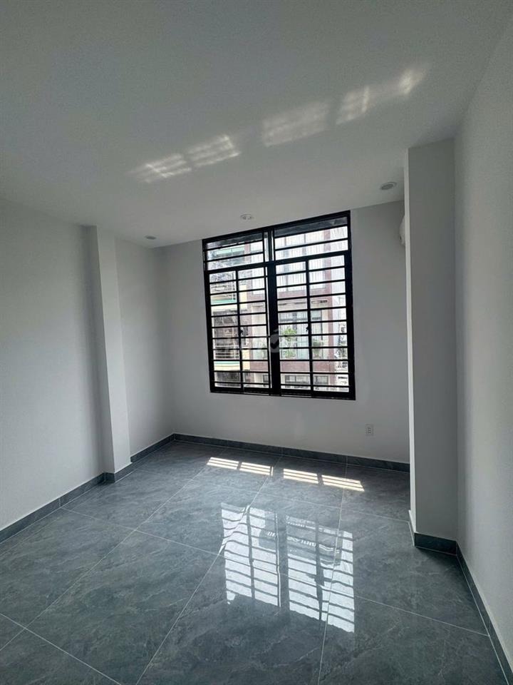 Nhà Nguyên Căn Mặt Tiền Đội Cung - 5PN 3WC - 3.5x10m