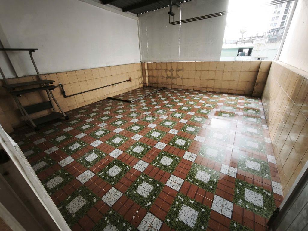 Nhà Nguyên Căn Hẻm Xe Hơi Đường Ông Ích Khiêm - 4PN 3WC - 4x15m