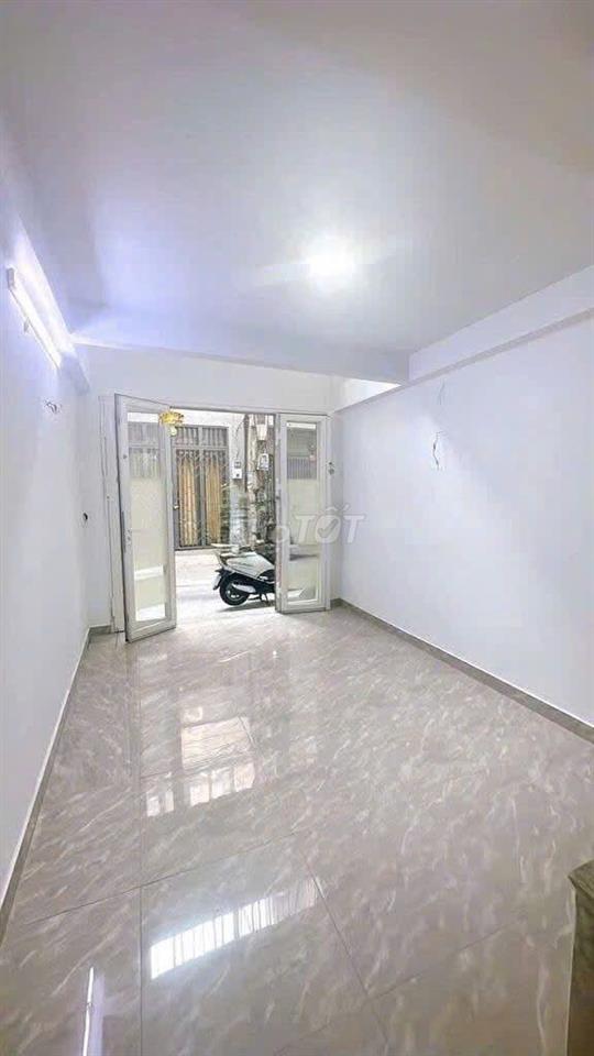 Nhà Nguyên Căn Đường Đoàn Văn Bơ - 2PN 3WC - 3.2x7m